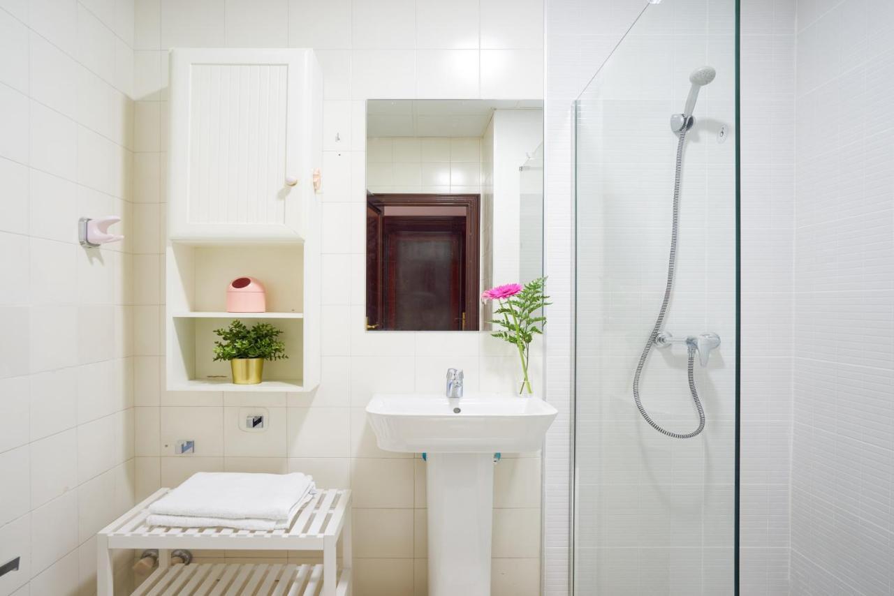 Apartamento En Centro Ciudad Con Vistas Al Mar Malaga Bagian luar foto
